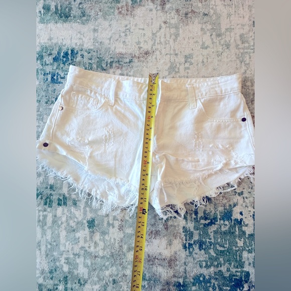 White Distressed Denim Shorts Size S (4-6) - Picture 9 of 13